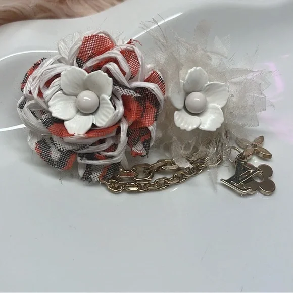 VINTAGE LOUIS VUITTON HAIR CLIP - Picture 3 of 10